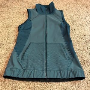 Lululemon size 6 Let’s Get Visible High Reflectivity Running Vest in Teal